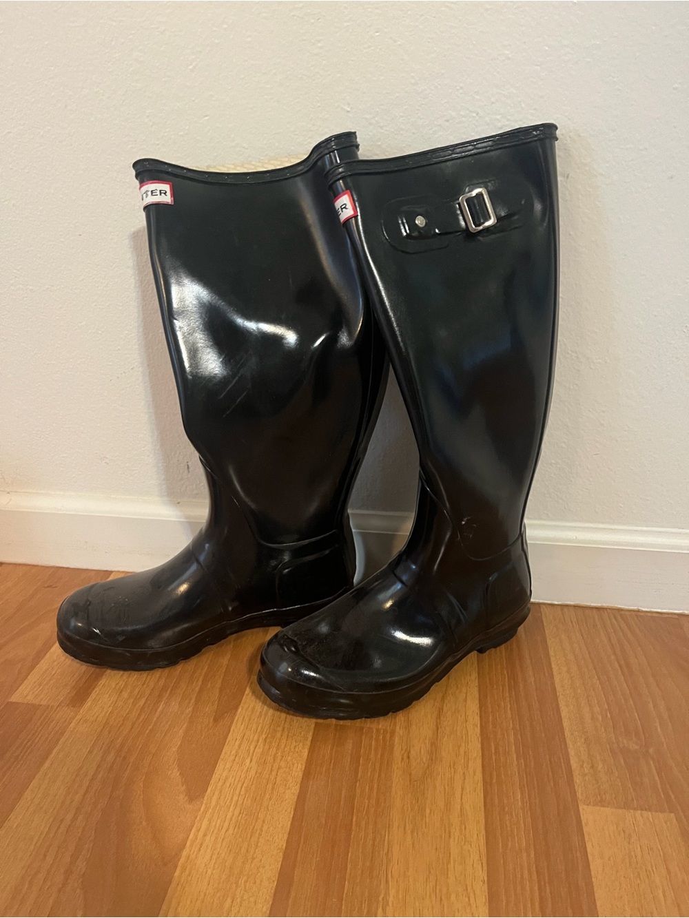 Hunter Black Gloss Tall Rain Boots Size 7M, 17” tall